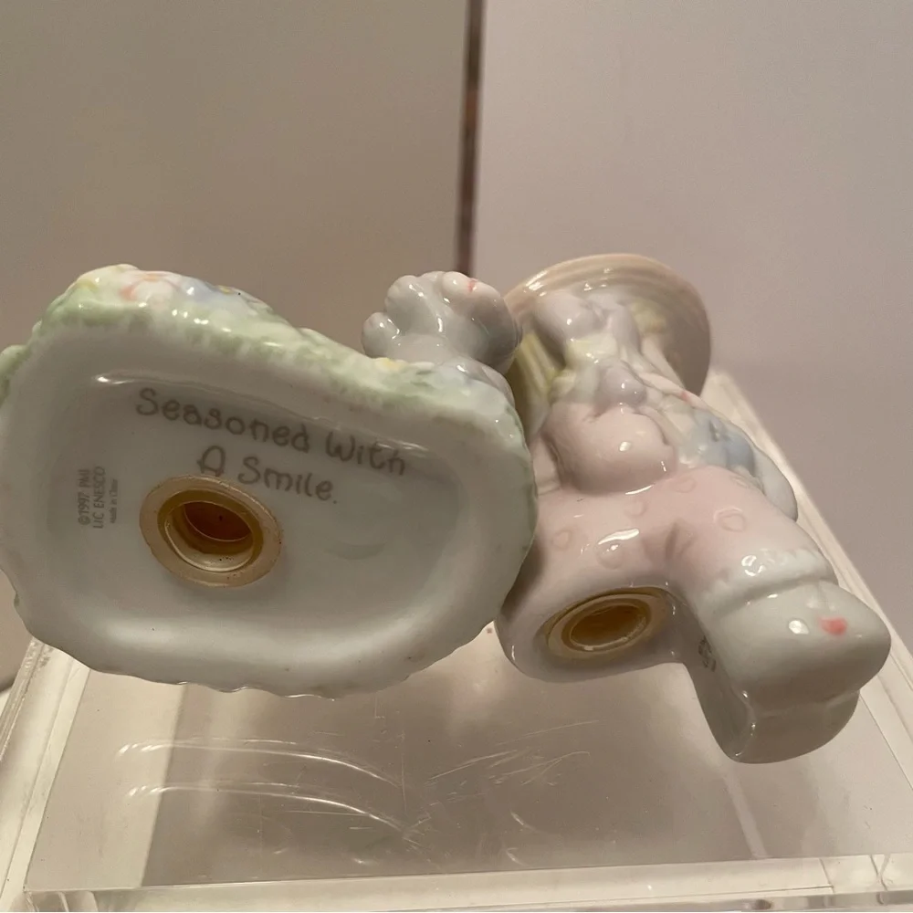 Vintage Precious Moments Salt And Pepper Shakers Seasoned With‎ A Smile 1997